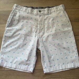 Walter Hagen White Shorts with Blue and Green Pattern